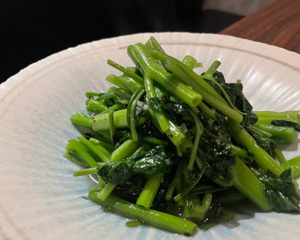 千歳産空芯菜のニンニク炒め